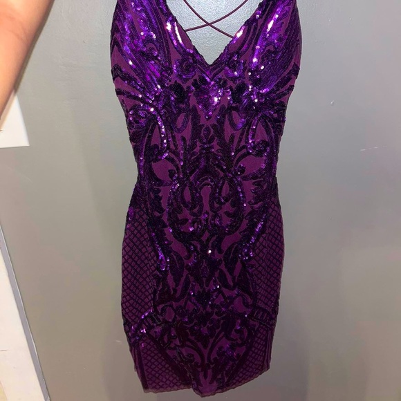 Windsor Dress - Picture 1 of 2